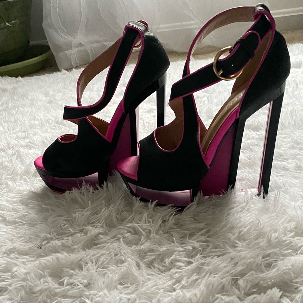 Black and pink heels size 8
